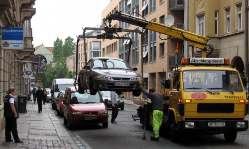 Abschlepper auf der Louisenstraße