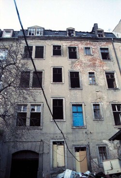 Hinterhaus in der Neustadt 1991, anklicken zum Vergrößern.