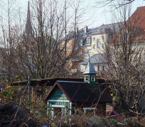 Konkurrenz für die Martin-Luther-Kirche? Gesehen im Hof der Blauen Fabrik.