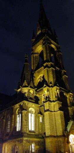 Martin-Luther-Kirche bei Nacht