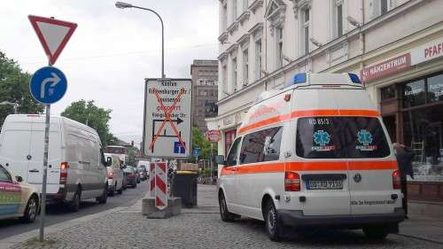 Von der Sperrung des „Knotens“ Rothenburger-/Ecke Bautzner Straße künden schon die Schilder.