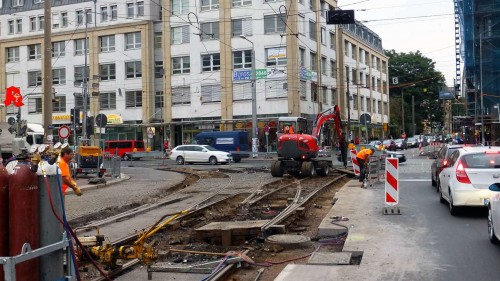 Gleisbauarbeiten an der Kreuzung Königsbrücker Straße/Bischofsweg