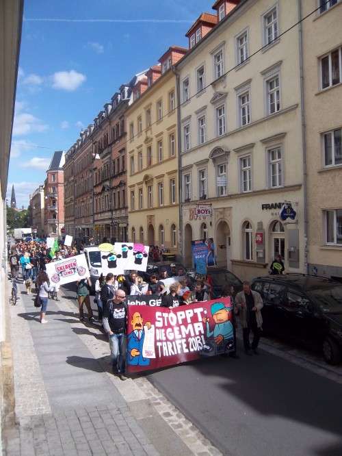 Die Demonstranten auf der Alaunstraße
