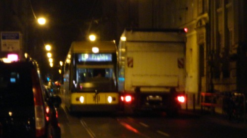 Da macht sogar die Straßenbahn Platz.