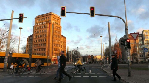 Morgenstimmung am Verkehrsknoten - anklicken zum Vergrößern