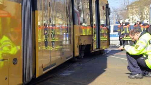 Hier ist die Bahn aus der Weiche gehüpft.