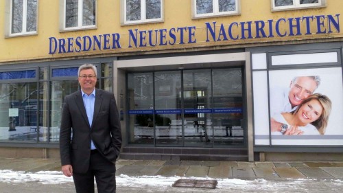 Abschied ohne Wehmut - Dirk Birgel vor dem alten Sitz der DNN.