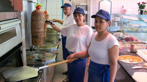 Familie Bey bei der Arbeit