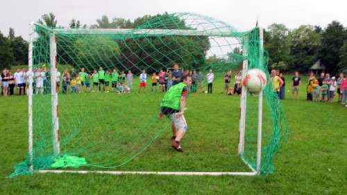 Der Ball ist drin. - Foto: Pauly