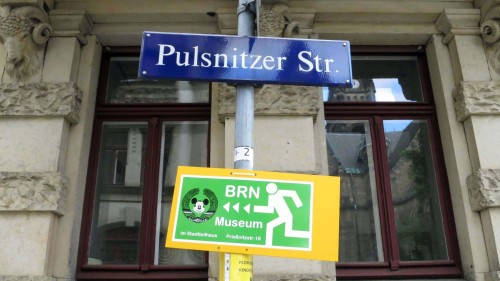 Neu: BRN-Museum-Hinweisschilder