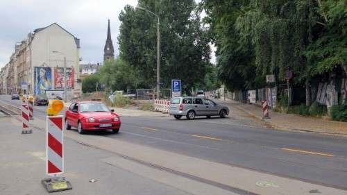 Prießnitzstraße: Ein- und Ausfahrt in beide Richtungen möglich.