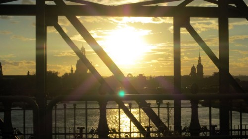 Reparatur nach Sonnenuntergang - Die Albertbrücke wird in der Nacht vom Montag zum Dienstag gesperrt.