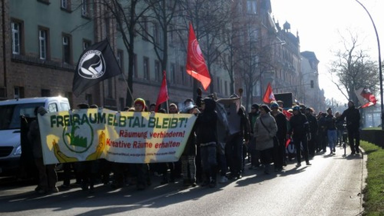 die Polizei schätzte die Teilnehmerzahl auf etwa 350