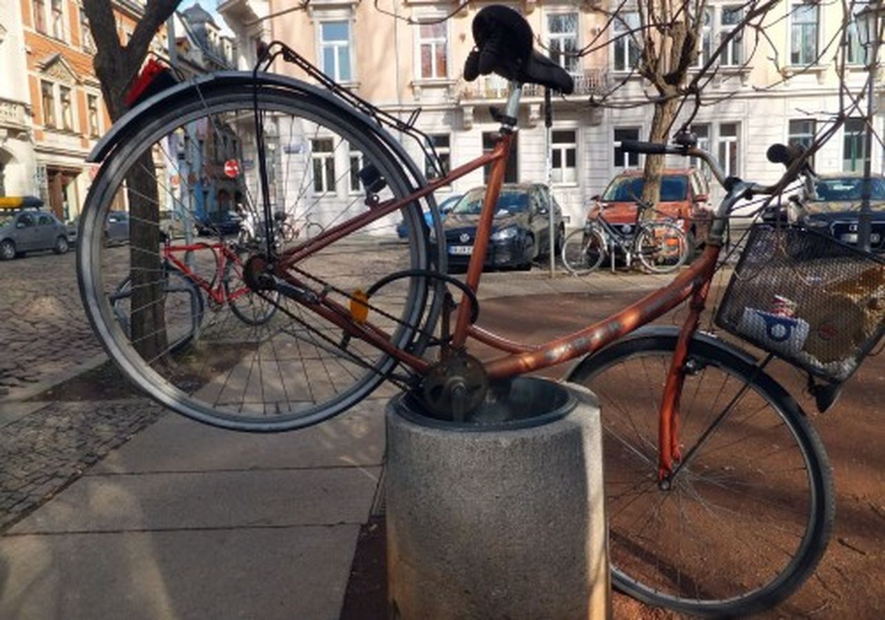 Dies ist eindeutig ein Papier- kein Fahrradkorb.