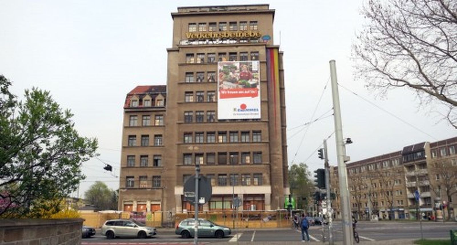 wird saniert, nicht umgekippt - Hochhaus am Albertplatz