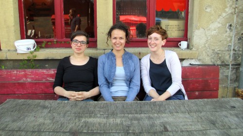 Sitzen grad noch recht entspannt, wollen aber viel bewegen: Julia Seidel, Anna Sottru und Sonja Müller