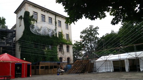 Der Schulhof wird zum zweiten Festplatz.