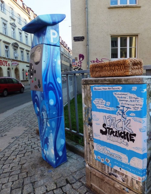 Gestalteter Parkscheinautomat auf der Alaun-/Ecke Timaeusstraße