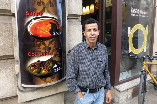 Mohamed Megueni vor seinem Imbiss.