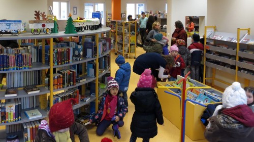 Die Knirpse von der Kita "Alaunkids" haben sich in der Bibliothek gleich wohl gefühlt.