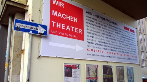 Nur verkehrsrechtlich eine Einbahnstraße: die Zufahrt zum Dresdner Societästheater