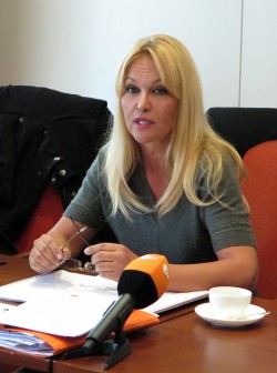 Investorin Regine Töberich bei der Pressekonferenz.