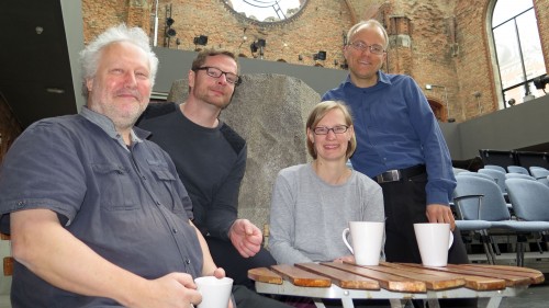 Theatercrew mit Intendant Jörg Berger (links)