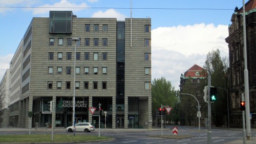 Das "Forum am Carolaplatz", ehemaliger Sitznachbar des "Blauen Hauses" der Pädagogischen Hochschule
