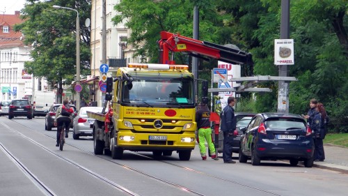 Am Nachmittag wurde alles abgeschleppt, was nicht niet und nagelfest war.