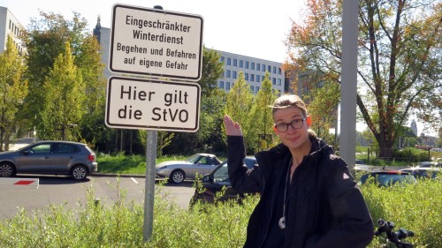Benita Horst ist empört: Parkplatz wieder nur für die Mitarbeiter