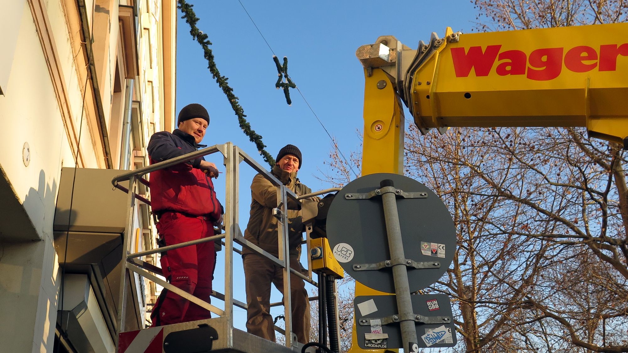 Elektriker und Projektleiter