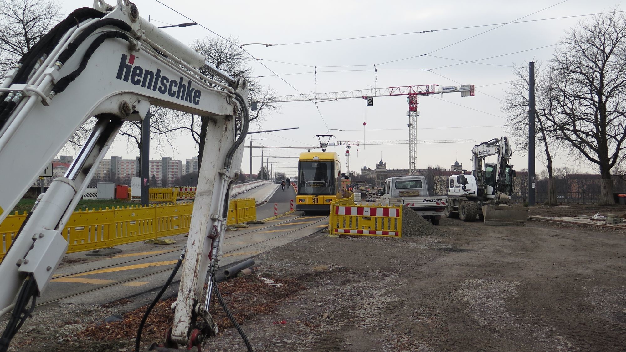 Wegen Bauarbeiten pausiert der Bahnverkehr heute Nacht auf der Albertbrücke.