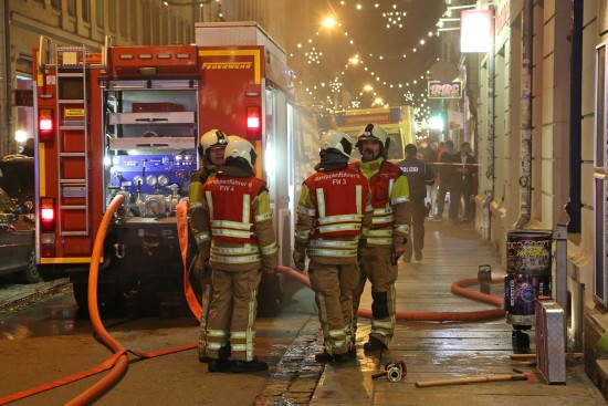 Kellerbrand auf der Alaunstraße - Foto © Roland Halkasch