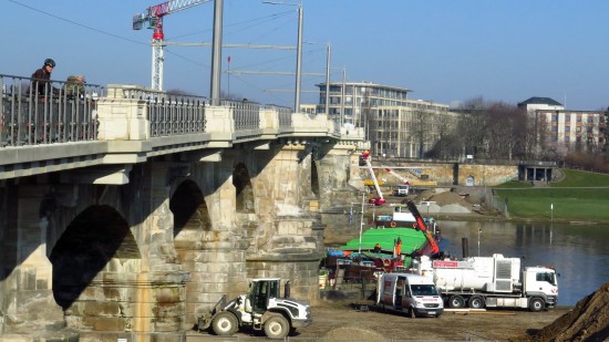 Die Albis liegt nun die dritte Nacht an der Albertbrücke