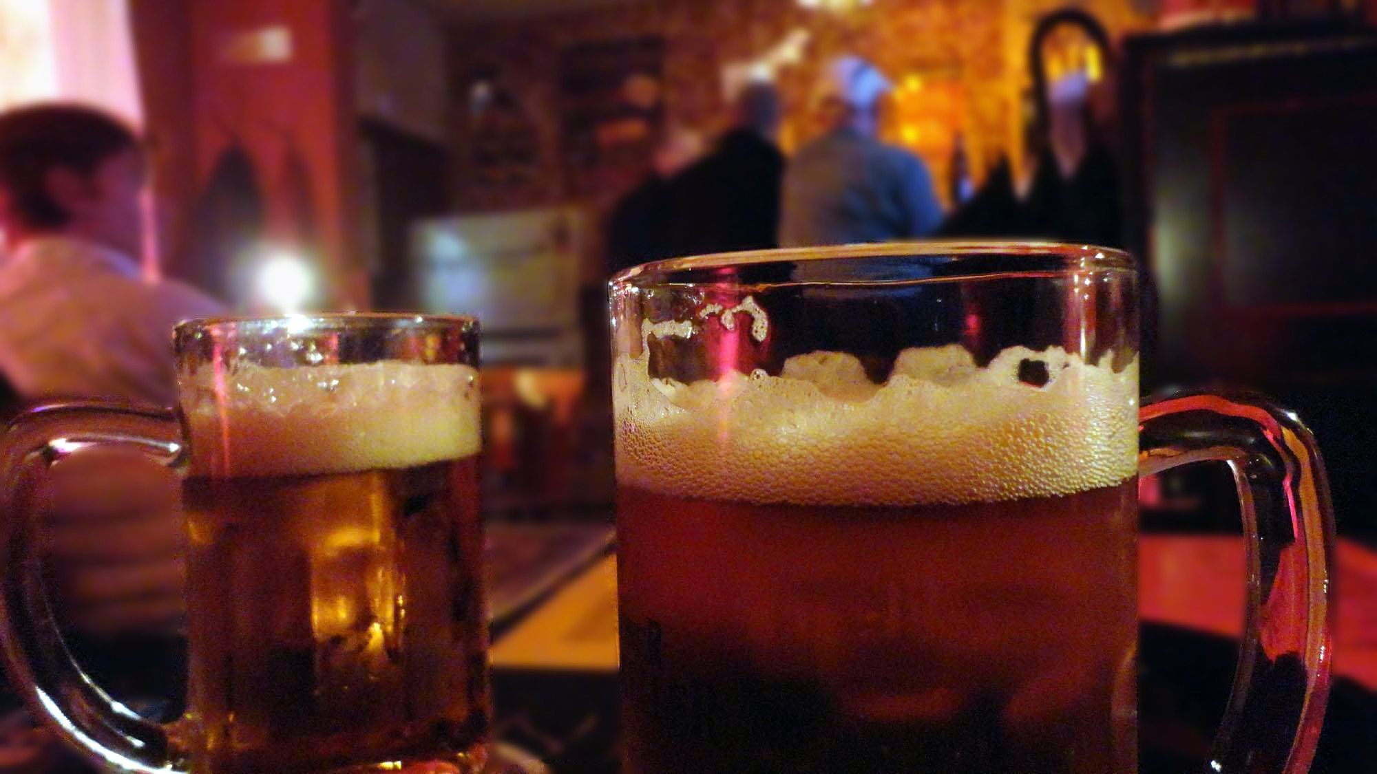 Abstürzen in Kaschemmen: Biere soll man nicht zählen.