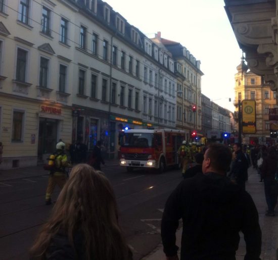 Mit ingesamt neun Fahrzeugen war die Feuerwehr vor Ort.