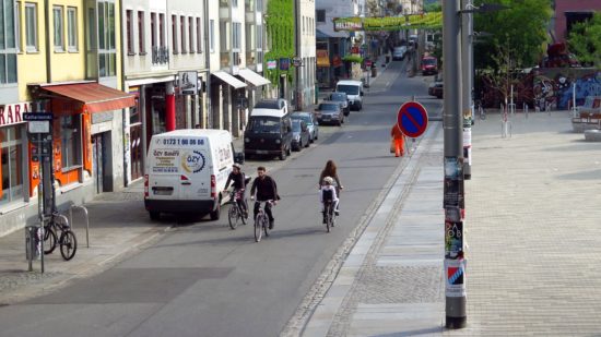 Seit gestern ist wieder Parken verboten auf der Alaunstraße.