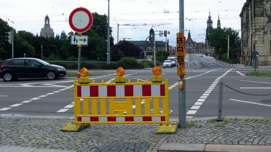 Künftig sollen an dieser Stelle nicht nur Radfahrer sondern auch Fußgänger ampelunterstützt queren können.