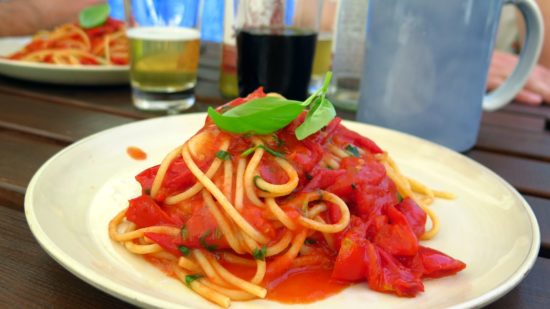 Spaghettata all'italiana oder Nudeln mit Tomatensoße