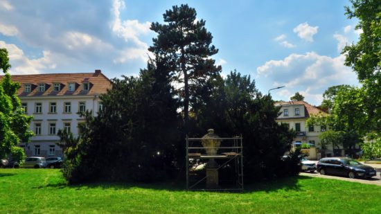 Barocke Vase im Park an der Bautzner Straße