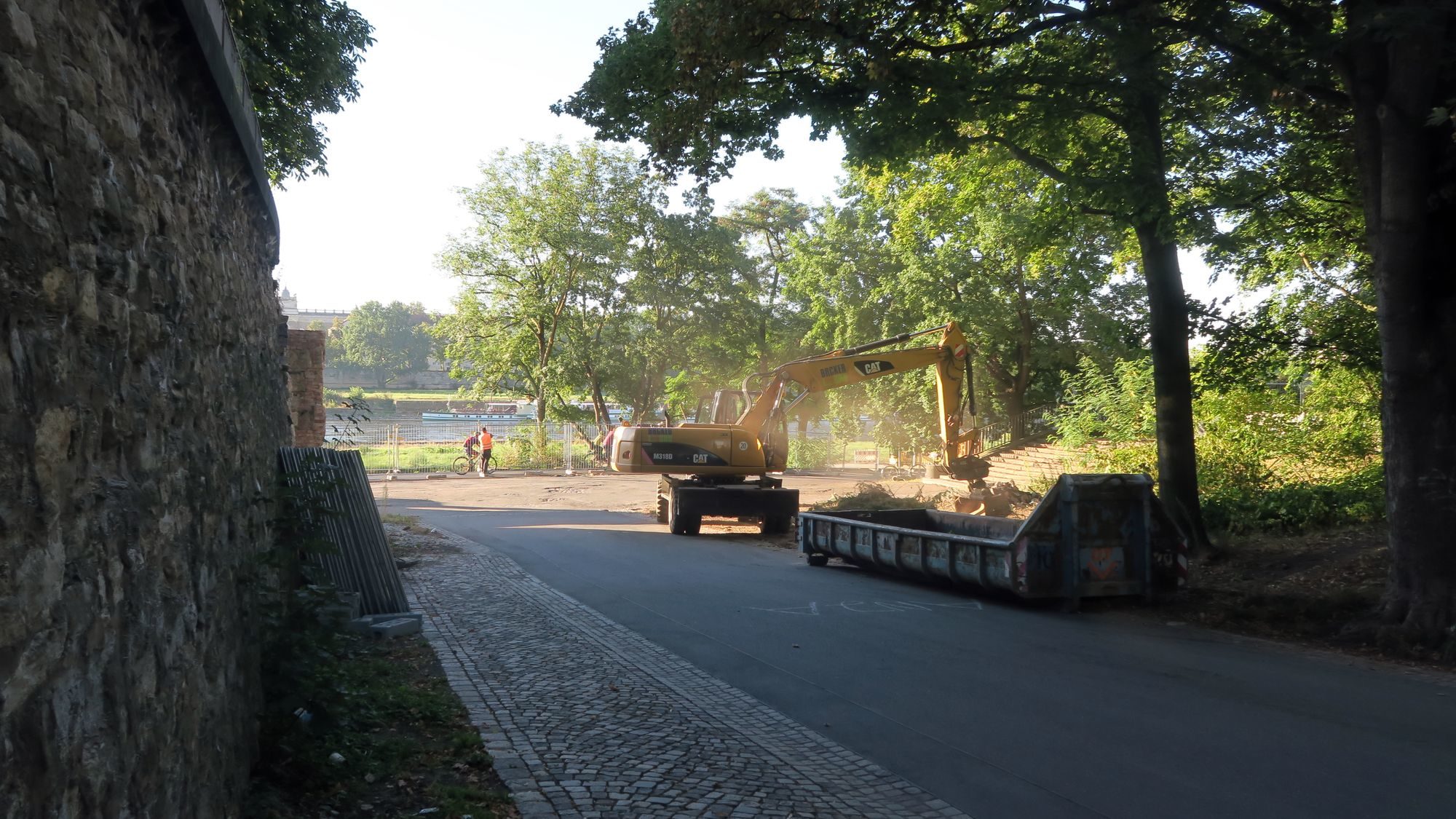 Baubeginn an der Albert-Nebenbrücke.