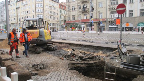 In sieben Tagen sollen die Bauarbeiten für den neuen Radweg beendet sein