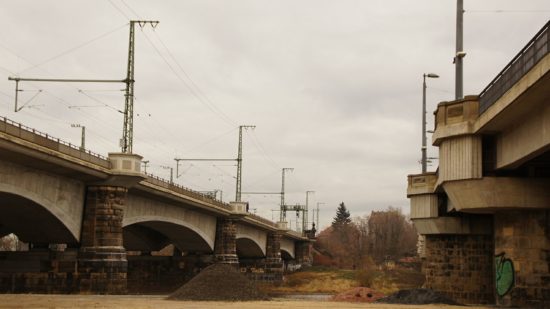 das doppelte Mariechen: Brücke links führt nur Züge