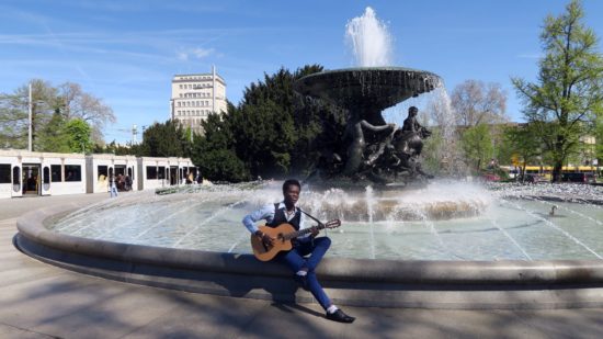 Auch der Brunnen am Albertplatz kommt im Video vor.