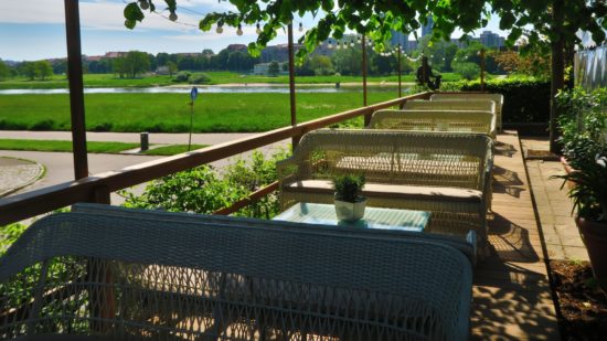 Terrasse mit Elbblick