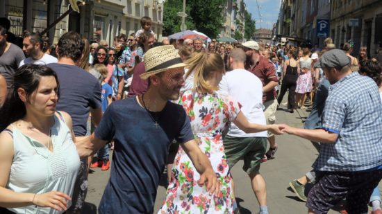 Sonntagstanz auf der Kamenzer Straße