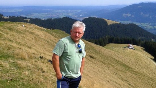 Erhard Sünder lebt heute in Bayern.