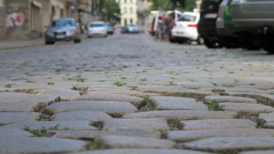 Tschüss Großkopf-Pflaster. Die Martin-Luther-Straße wurde asphaltiert. Foto: Archiv Juli 2017