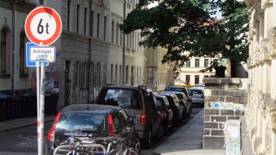 Das Parken vorm Friedhof ist künftig nicht mehr möglich.
