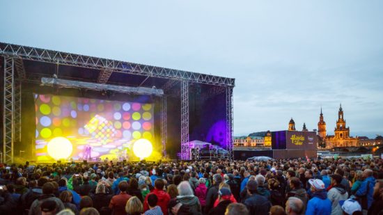 Die Pet Shop Boys lockten Tausende ans Elbufer. Foto:  PR/Toni Kretschmer